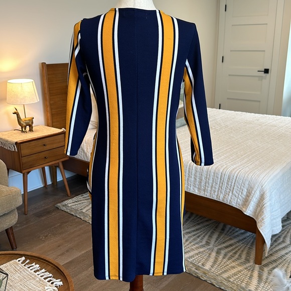 Almost Famous dress - Picture 4 of 8